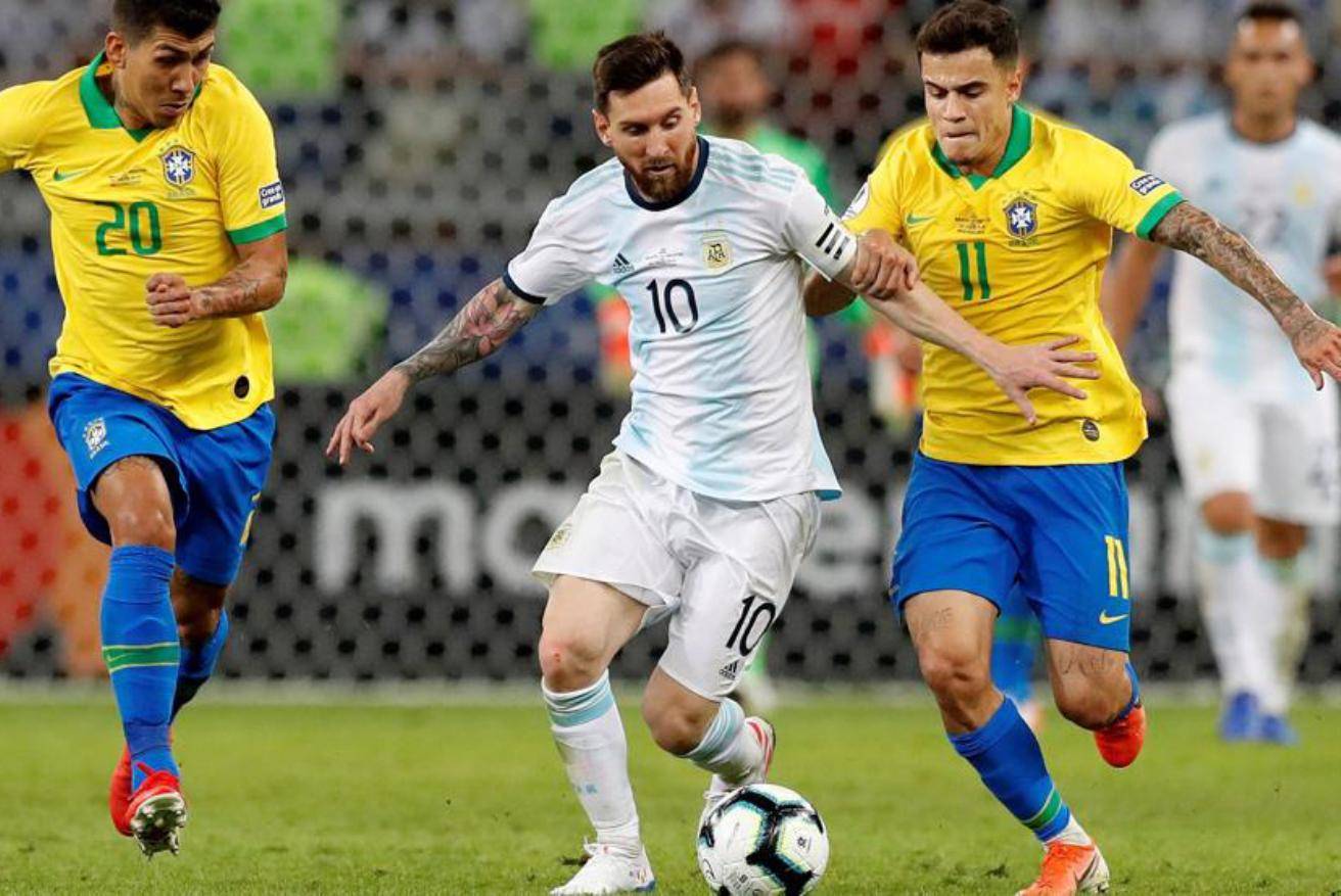 而在足坛被 而在足坛被