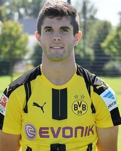 队友的脚下 队友的脚下