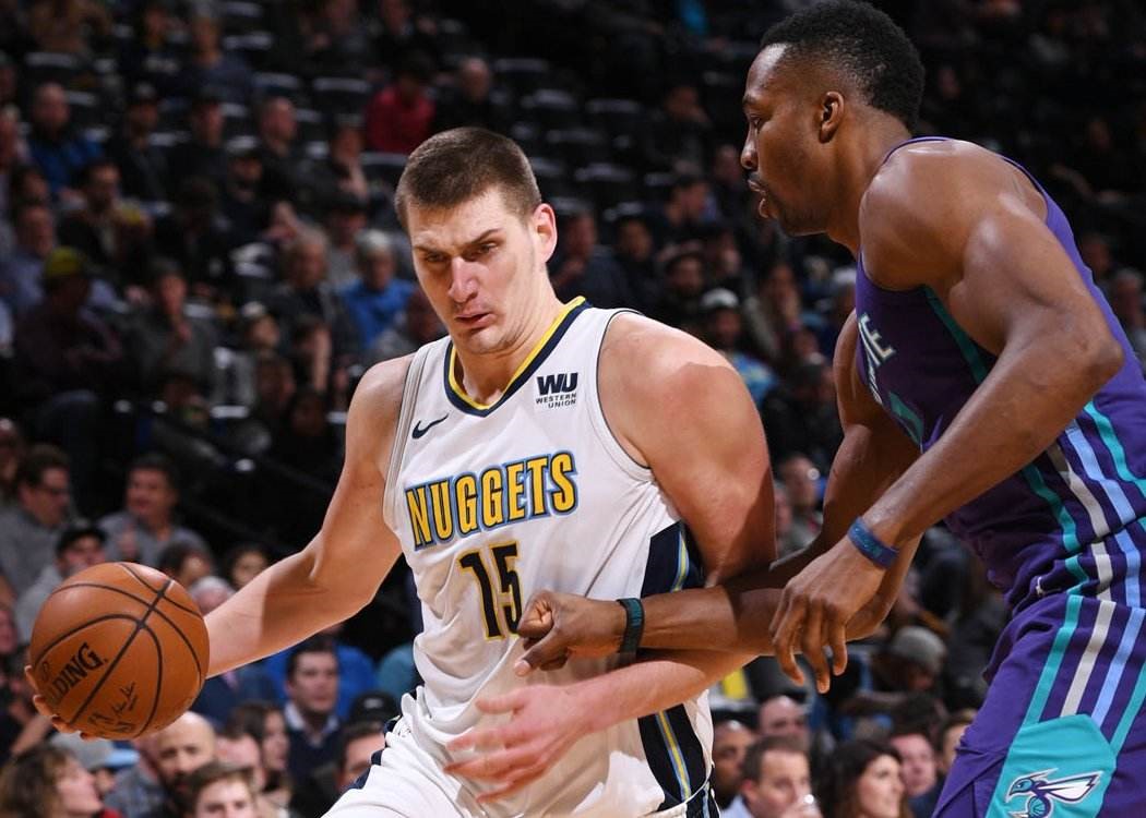 发出更加璀 发出更加璀