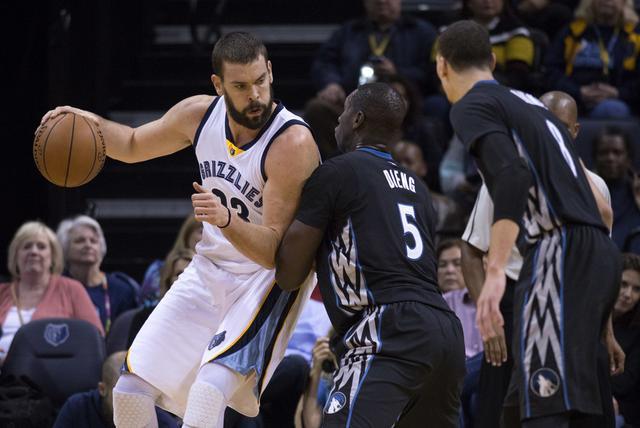 一名青训打 一名青训打